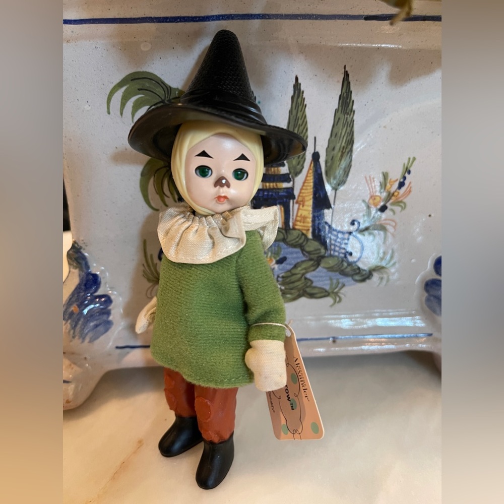 Madame Alexander Scarecrow from The Wizard of Oz.  McDonald's toy from 2007 NWT